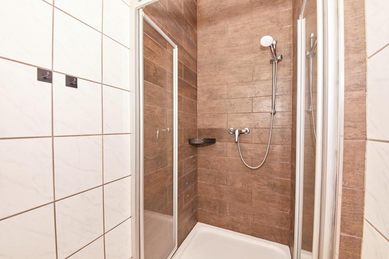 Zum Dicken Baum Guest house Mayen
